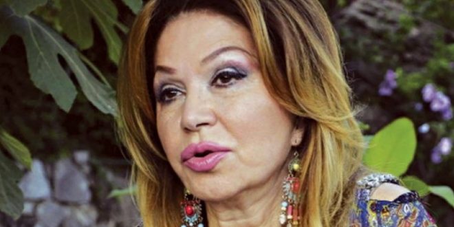 Пола век кариера:Најубавата баба на балканската естрада некогаш изгледаше вака(фото)